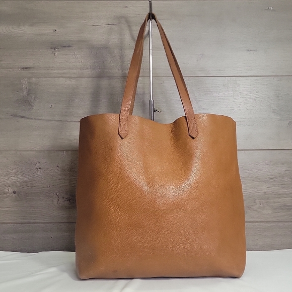 Madewell Handbags - Large Madewell Tan Leather Tote Bag